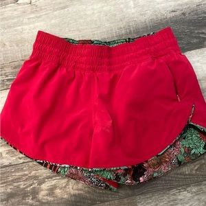 Lululemon size 6 reversible shorts